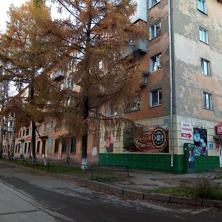 Apartment On Kommunisticheskaya 122 Kemerovo Extérieur photo
